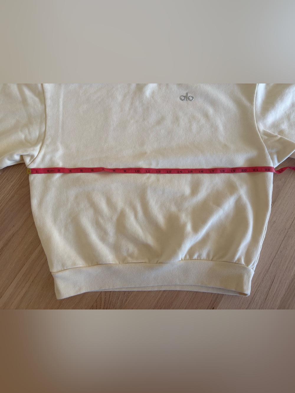 Alo Yoga Candlelight Yellow Accolade Crew Neck Pullover - Picture 7 of 9